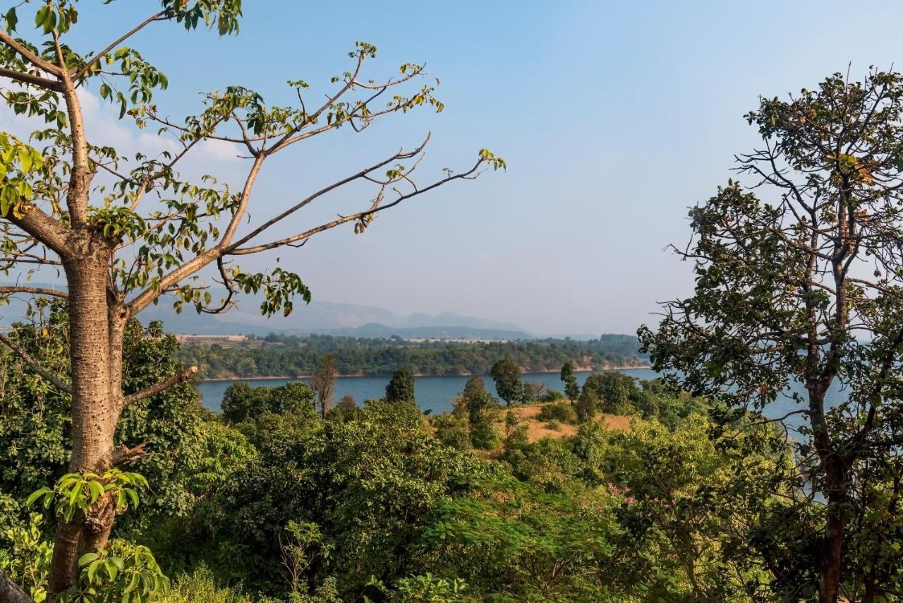 Saffronstays Anantham, Kamshet - Pet-Friendly Lakefront Villa With A Huge Verandah Nethersole Dam Exterior photo